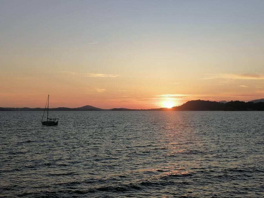 T 2 A 5 Mn A Pied De La Mer Sanary-sur-Mer Exterior foto